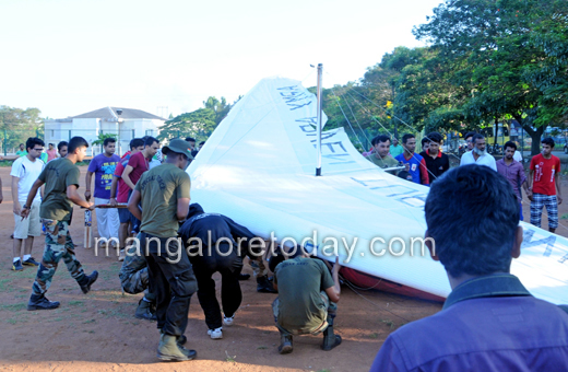 Army men fly past Mangaluru skies